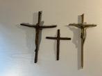 Kruisbeelden hangend 3 stuks € 10,00, Verzamelen, Ophalen of Verzenden, Zo goed als nieuw, Christendom | Katholiek