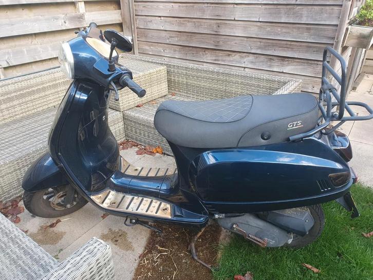 Scooter GTS Toscana met geel kenteken, Fietsen en Brommers, Snorfietsen en Snorscooters, Gebruikt, Overige merken, Benzine, Ophalen