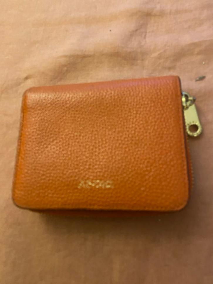 DKNY Portemonnee - Mooie Staat!, Sieraden, Tassen en Uiterlijk, Portemonnees, Zo goed als nieuw, Overige merken, Bruin, Leer, Ophalen of Verzenden