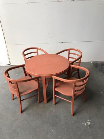 Naether kinderset tafel rond + 4 stoelen  beschikbaar voor biedingen