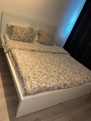 Ikea 2-persoons bed (excl. matras) MEENEEM PRIJS! beschikbaar voor biedingen