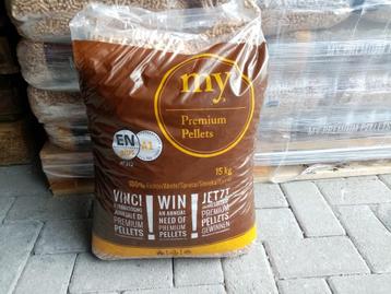 Tekoop echte witte naaldhout houtpellets, 15kg zak.  beschikbaar voor biedingen