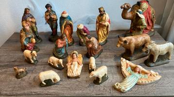 Grote kerststal (gips/steen) groep figuren groot beschikbaar voor biedingen