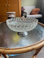 Brocante/ vintage geslepen glazen schaal op voet, Ophalen of Verzenden, Zo goed als nieuw