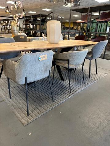 stoelen beschikbaar voor biedingen