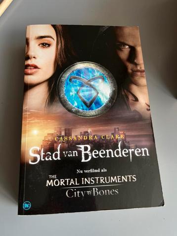 Stad van beenderen, Cassandra Clare beschikbaar voor biedingen