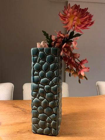 Blauwe Stenen Vaas - 44cm Hoog beschikbaar voor biedingen