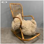 Vintage rieten Rotan Bamboe stoel Schommelstoel Fauteuil, Zo goed als nieuw, Ophalen