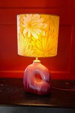 Handgemaakte bubbelgumroze retro lamp, Huis en Inrichting, Lampen | Tafellampen, Overige materialen, Verzenden, Nieuw, Retro, vintage, uniek