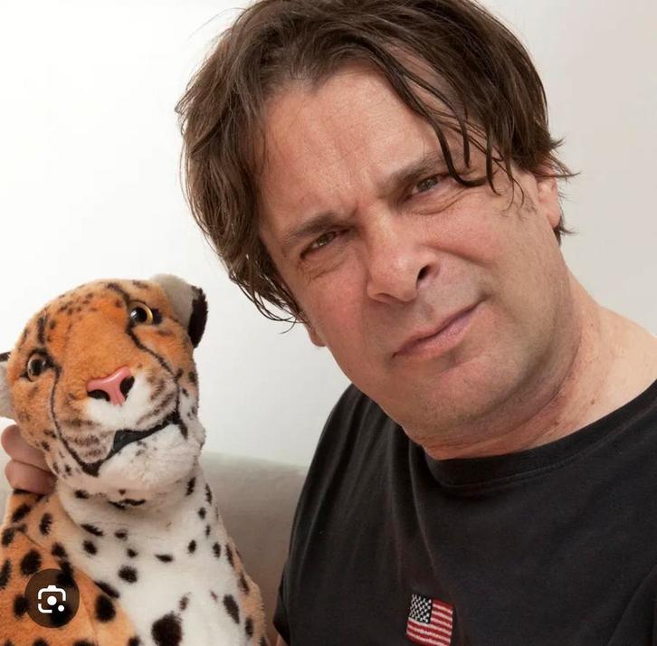 2 tickets Hans Teeuwen de laffe verlosser Antwerpen, Tickets en Kaartjes, Overige Tickets en Kaartjes, Drie personen of meer