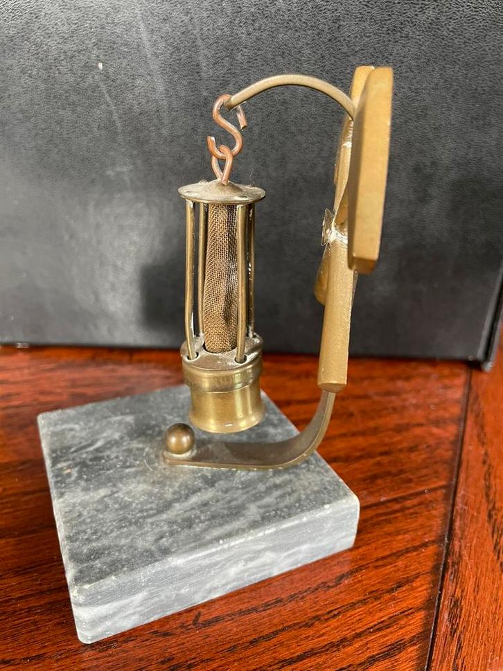 Antieke mijnwerkerslampje op marmeren voet., Antiek en Kunst, Antiek | Lampen, Ophalen of Verzenden