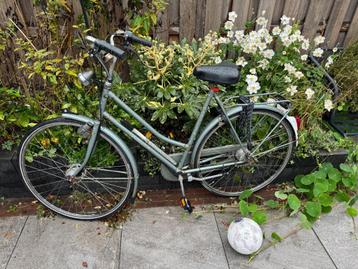 Omafiets staat onbekend beschikbaar voor biedingen