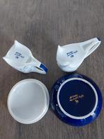 Set Artihove New Dutch Delft Koffiekopjes en bonbonschaaltje, Verzamelen, Ophalen of Verzenden, Nieuw, Porselein, Overige typen