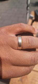 Nieuwe ring wit en geel gouden 14 karaat., Wit, Ophalen of Verzenden, Zo goed als nieuw, Dame