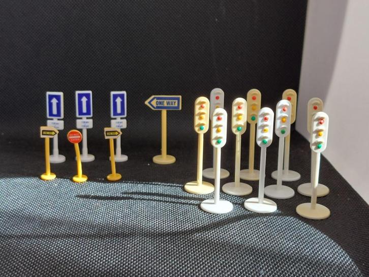 MTOS - diverse straatmeubilair (13498), Hobby en Vrije tijd, Modeltreinen | H0, Zo goed als nieuw, Brug, Tunnel of Gebouw, Wisselstroom