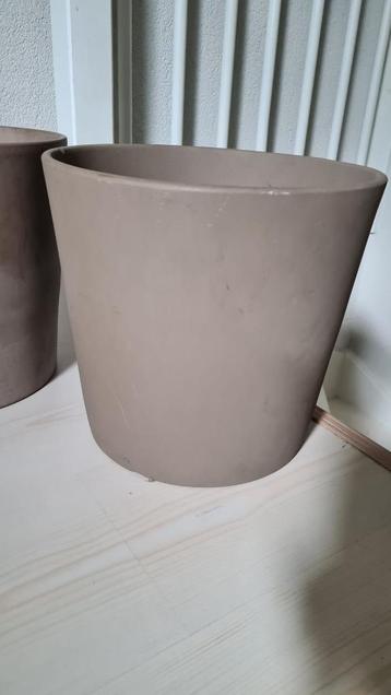 IKEA MANDEL Plant / Sierpot Taupe Klei 24cm diameter beschikbaar voor biedingen