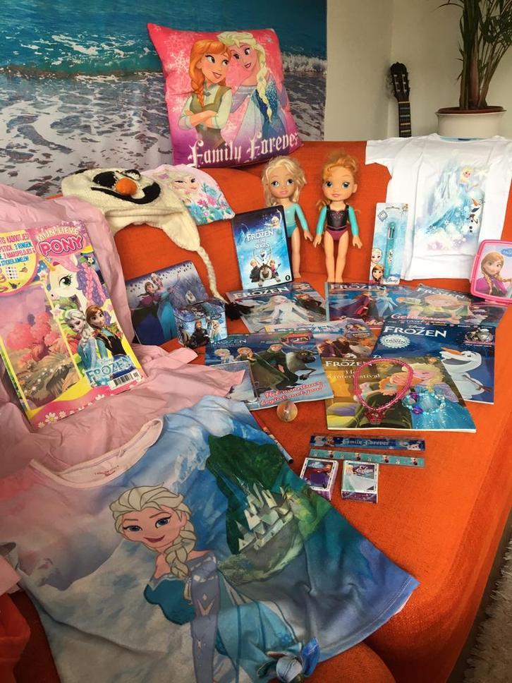 Frozen: DVD, liedjes CD, t-shirts, boekjes, kussen, Kinderen en Baby's, Speelgoed | Actiefiguren, Zo goed als nieuw, Ophalen of Verzenden