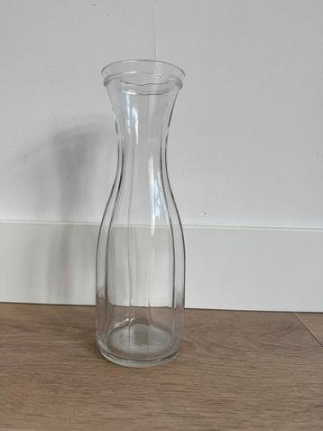 Glazen karaf.  29 cm hoog. Diameter 9 cm. 1 liter. IKEA. beschikbaar voor biedingen