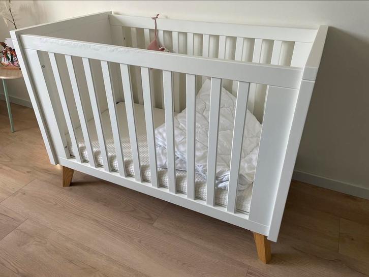 Ledikant Mika van TWF met aerosleep matras, Kinderen en Baby's, Kinderkamer | Complete kinderkamers, Gebruikt, Jongetje of Meisje