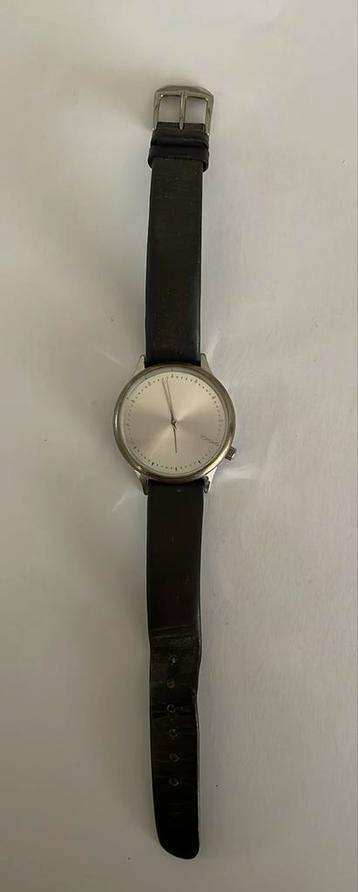 Horloge van Komono beschikbaar voor biedingen