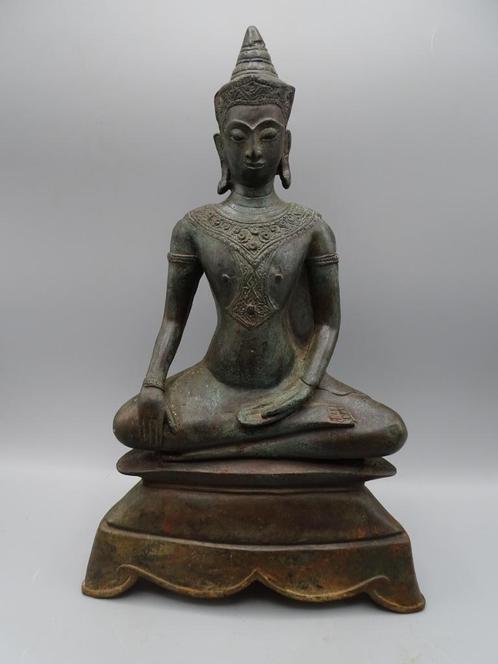 brons Boeddha beeld in Bhumisparsha Mudra in Ayutthaya Stijl, Huis en Inrichting, Woonaccessoires | Boeddhabeelden, Gebruikt, Ophalen of Verzenden