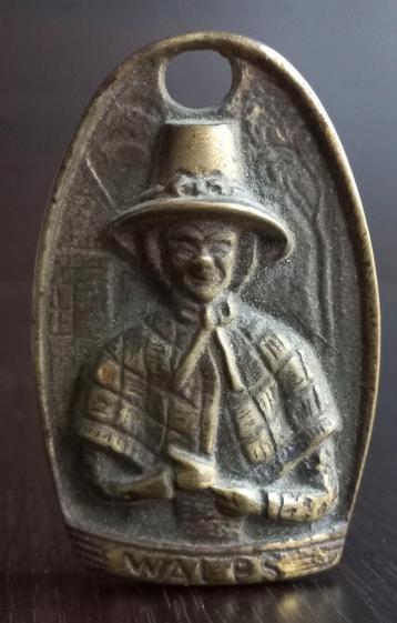 Antiek bronzen beeld of item , hanger  beschikbaar voor biedingen