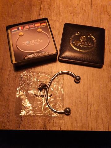 Bioregulator Mondial Armband beschikbaar voor biedingen