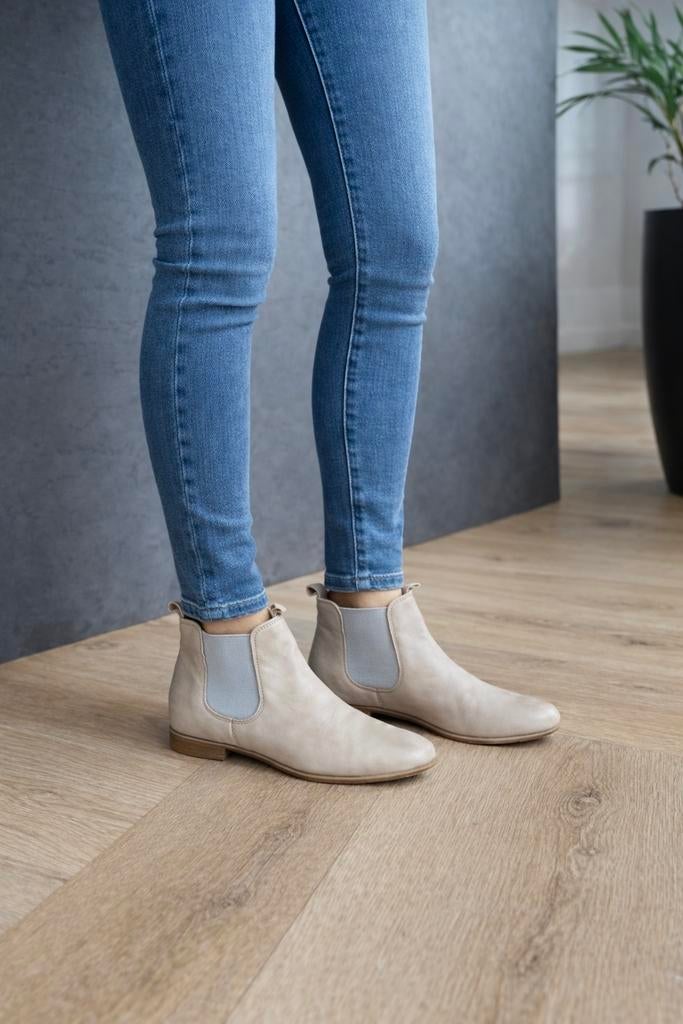 Omoda Laarsjes Maat 37, Ophalen of Verzenden, Zo goed als nieuw, Beige, Lage of Enkellaarzen