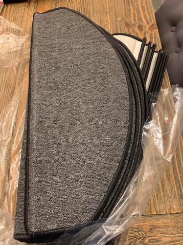 Trap tredes (maantjes ) beschikbaar voor biedingen