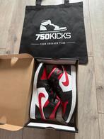 Nike Air Jordan 1 Mid White Black Fire Red 554724-079 EU42, Kleding | Heren, Schoenen, Overige kleuren, Nieuw, Sneakers of Gympen