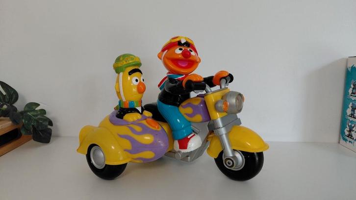 Bert en Ernie Sesamstraat voertuig, Verzamelen, Speelgoed, Zo goed als nieuw, Ophalen of Verzenden
