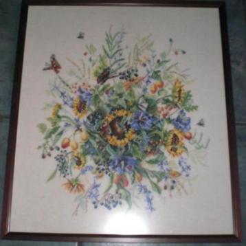 GEBORDUURD BLOEMEN BORDER MET VLINDER *  beschikbaar voor biedingen