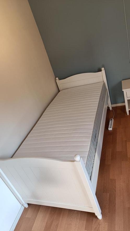 Bed + nachtkastje, Kinderen en Baby's, Kinderkamer | Bedden, Zo goed als nieuw, 180 cm of meer, 85 tot 100 cm, Ophalen