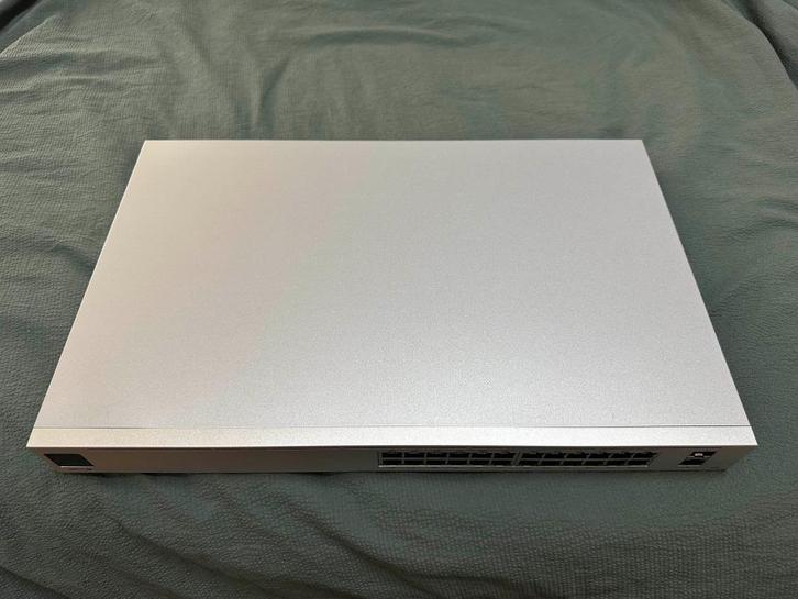 Ubiquiti UniFi USW-Pro-24-PoE, Computers en Software, Netwerk switches, Gebruikt, Ophalen