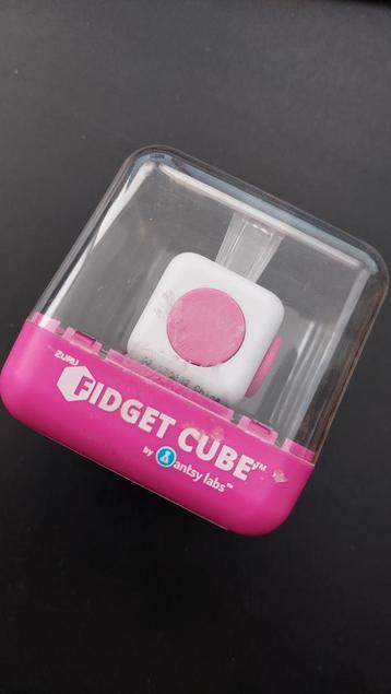 fidget cube beschikbaar voor biedingen