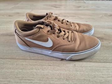Nike SB maat 44 beschikbaar voor biedingen