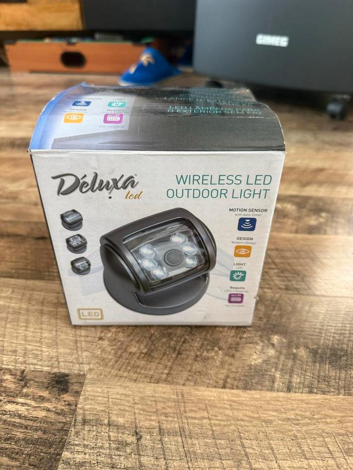 Deluxa LED Buitenlamp met Bewegingssensor, Tuin en Terras, Buitenverlichting, Zo goed als nieuw, Spots, Kunststof, Minder dan 50 watt