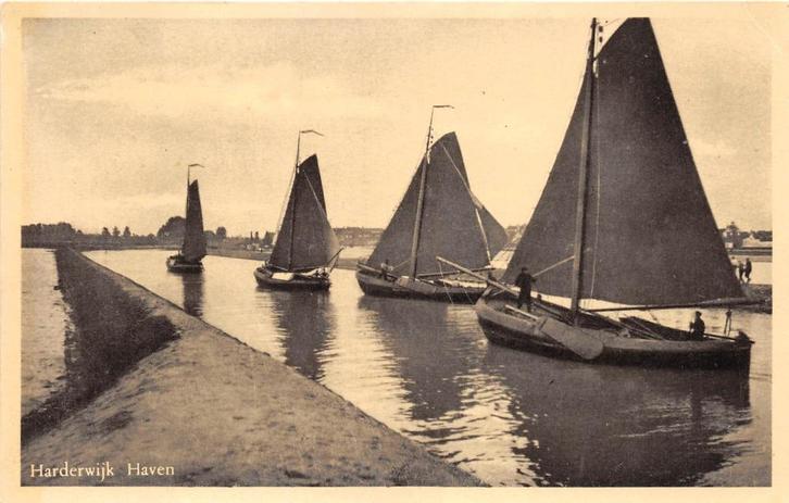 W262 Harderwijk Haven afvaart schepen boot schip -, Verzamelen, Ansichtkaarten | Nederland, Gelderland, 1920 tot 1940, Ophalen of Verzenden