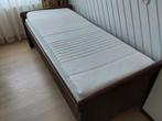 Eenpersoons houten bed met nieuwe matras, Ophalen, Gebruikt, 90 cm, Eenpersoons