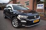 Volkswagen T-ROC 1.5 TSI Sport 150 PK ADAP CRUISE/CARPLAY/CA, Auto's, Voorwielaandrijving, Stof, 150 pk, Zwart