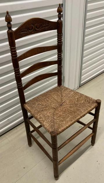 mooie 19de eeuwse (eetkamer) stoel met rieten zitting  beschikbaar voor biedingen