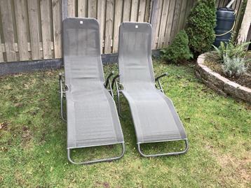 2 Kantelbare & Inklapbare Ligstoelen - Weinig Gebruikt beschikbaar voor biedingen