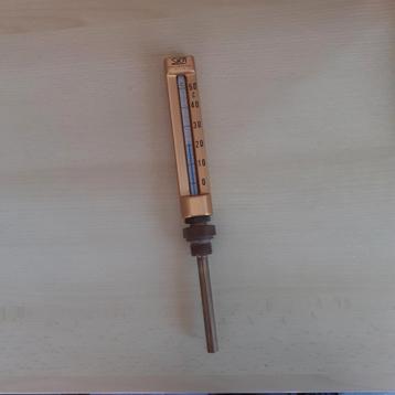 industriele thermometer voor diverse doeleinden. beschikbaar voor biedingen