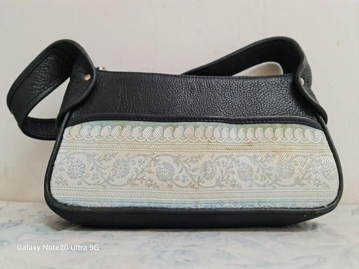 Kleine blauwe tas – praktisch en stijlvol, Sieraden, Tassen en Uiterlijk, Tassen | Damestassen, Zo goed als nieuw, Blauw, Ophalen of Verzenden