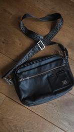 XPLCT Schoudertas - gedragen, Ophalen, Gedragen, XPLCT