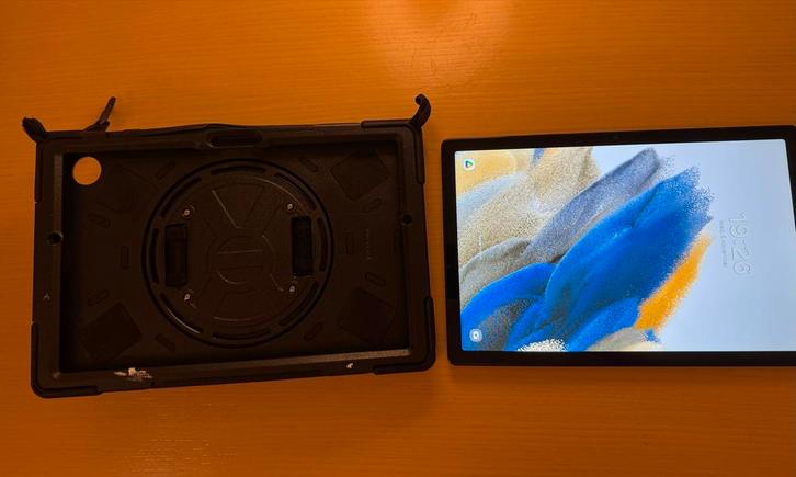 Samsung Galaxy Tab A8 32GB + Rugged Case, Computers en Software, Tablet-hoezen, Gebruikt, Bescherming achterkant, 9 inch, Ophalen of Verzenden