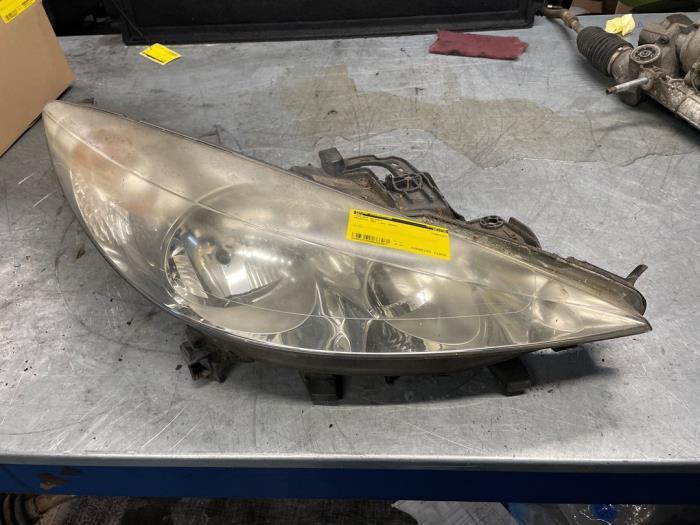 Koplamp rechts van een Peugeot 207, Auto-onderdelen, Verlichting, Peugeot, Gebruikt, 3 maanden garantie, Ophalen of Verzenden
