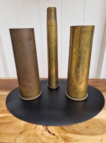 3x oude artillerie hulzen beschikbaar voor biedingen