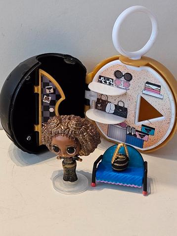 Lol surprise mini bal met queen bee  beschikbaar voor biedingen