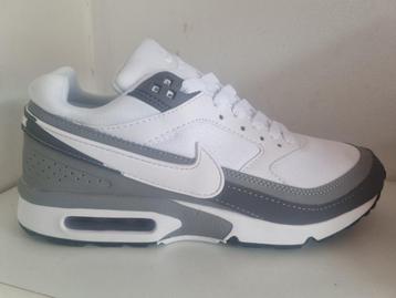 Nike air classics bw  beschikbaar voor biedingen